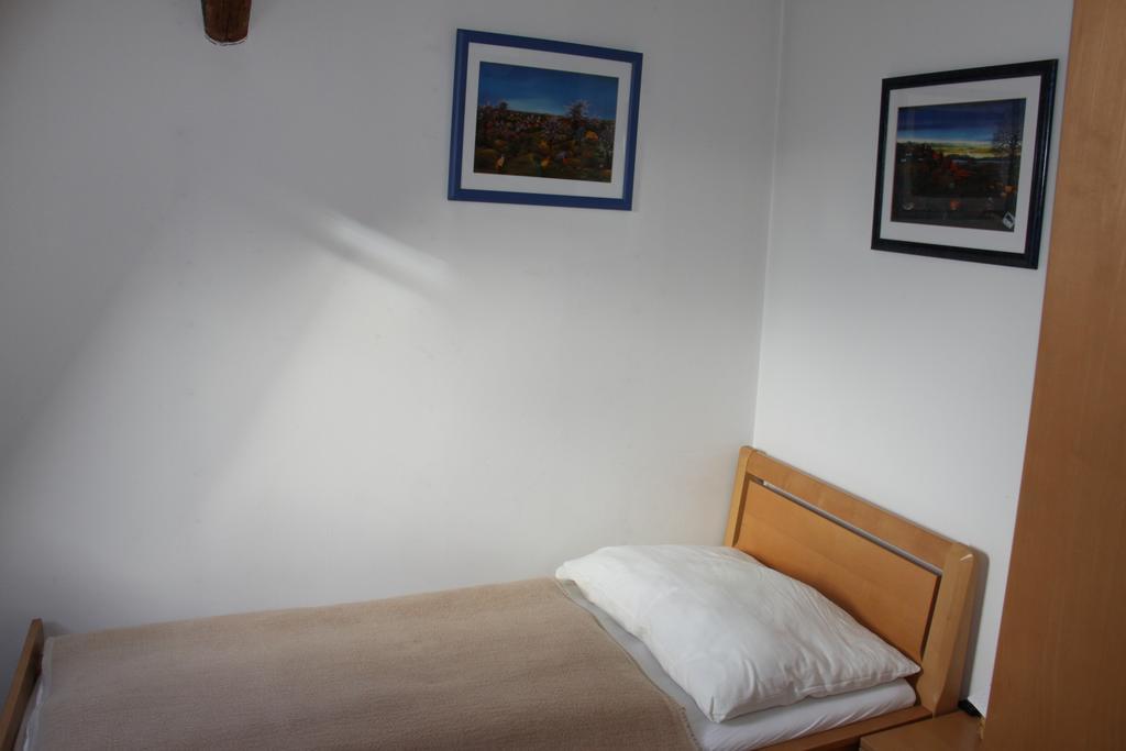 Pension Jahrbacher Leoben (Styria) Phòng bức ảnh